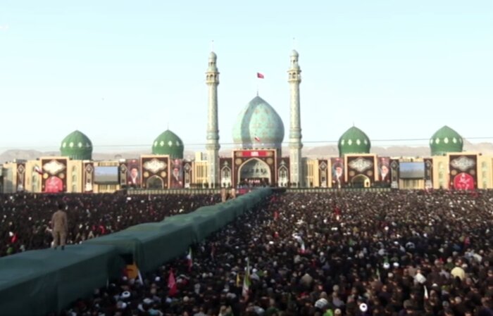 نماز مشتاقان ولایت بر پیکر آقای شهید ایران در میعادگاه عاشقان اقامه شد