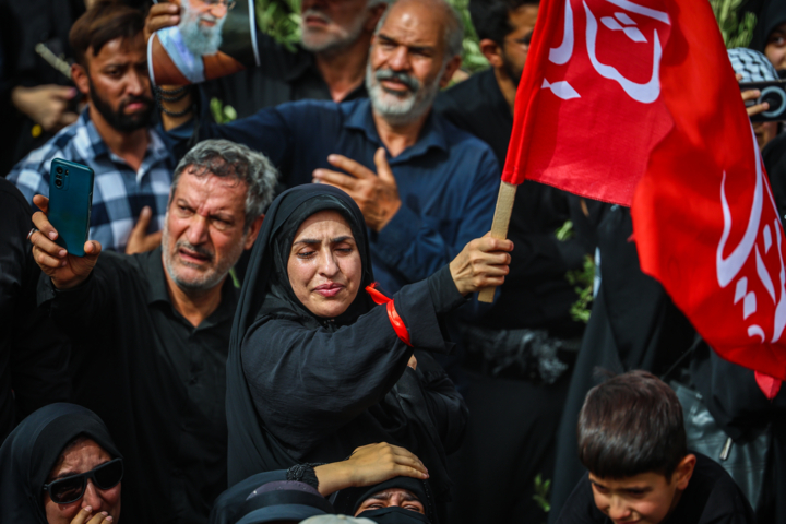 اجماع بزرگ عزاداران در میدان امام حسین (ع)؛ تجلی وفاداری به رهبر شهید در قلب اصفهان