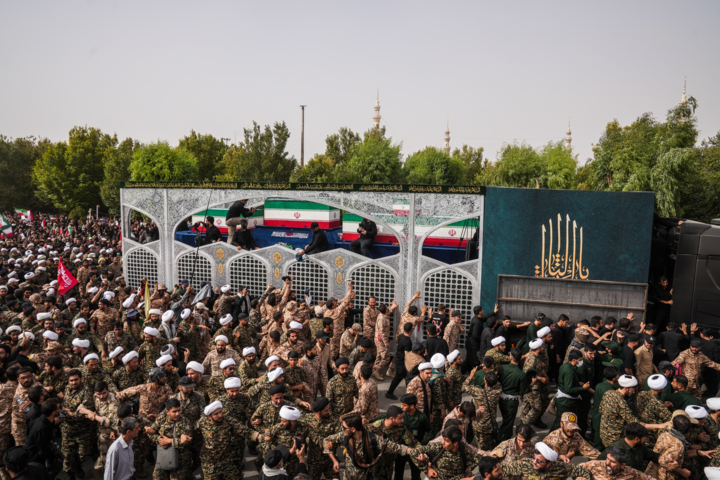 جاماندگان وداع در مازندران؛ دلتنگی زائران «آقای شهید» پایان ندارد