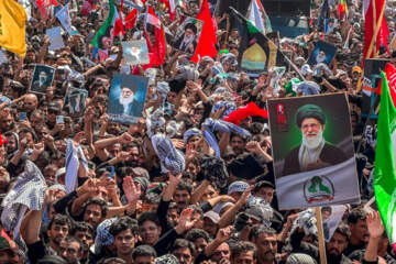 تشییع پیکر مطهر رهبر شهید انقلاب اسلامی در نجف اشرف