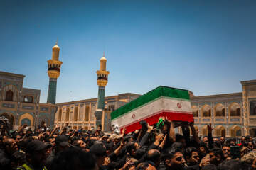 تشییع پیکر مطهر رهبر شهید انقلاب اسلامی در نجف اشرف