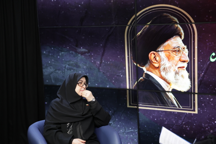 مهاجرانی: دولت آماده است برای عزت و ملت ایران، نهفقط فحاشی و سنگ، بلکه «گلوله» هم بخورد
