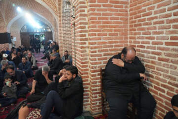 مراسم شام غریبان قائد امت در مسجد میزا علی اکبر اردبیل
