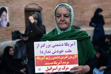مراسم گرامیداشت رهبر شهید انقلاب در سنندج