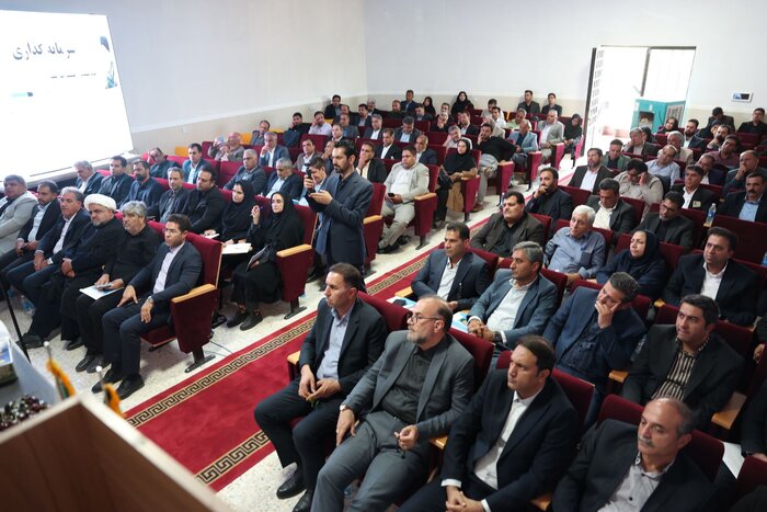استاندار کرمان: شهرداریها به سمت سرمایهگذاریهای مولد حرکت کنند
