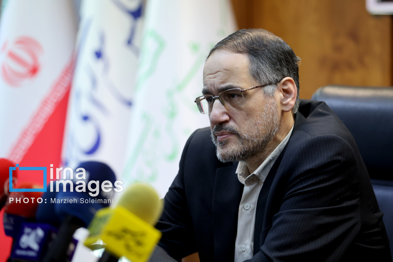 ایران را به هراس نسپاریم/ تا فصلی ماندگار از تاریخ این سرزمین، فاصلهای نمانده است ایران را به هراس نسپاریم/ تا فصلی ماندگار از تاریخ این سرزمین، فاصلهای نمانده است