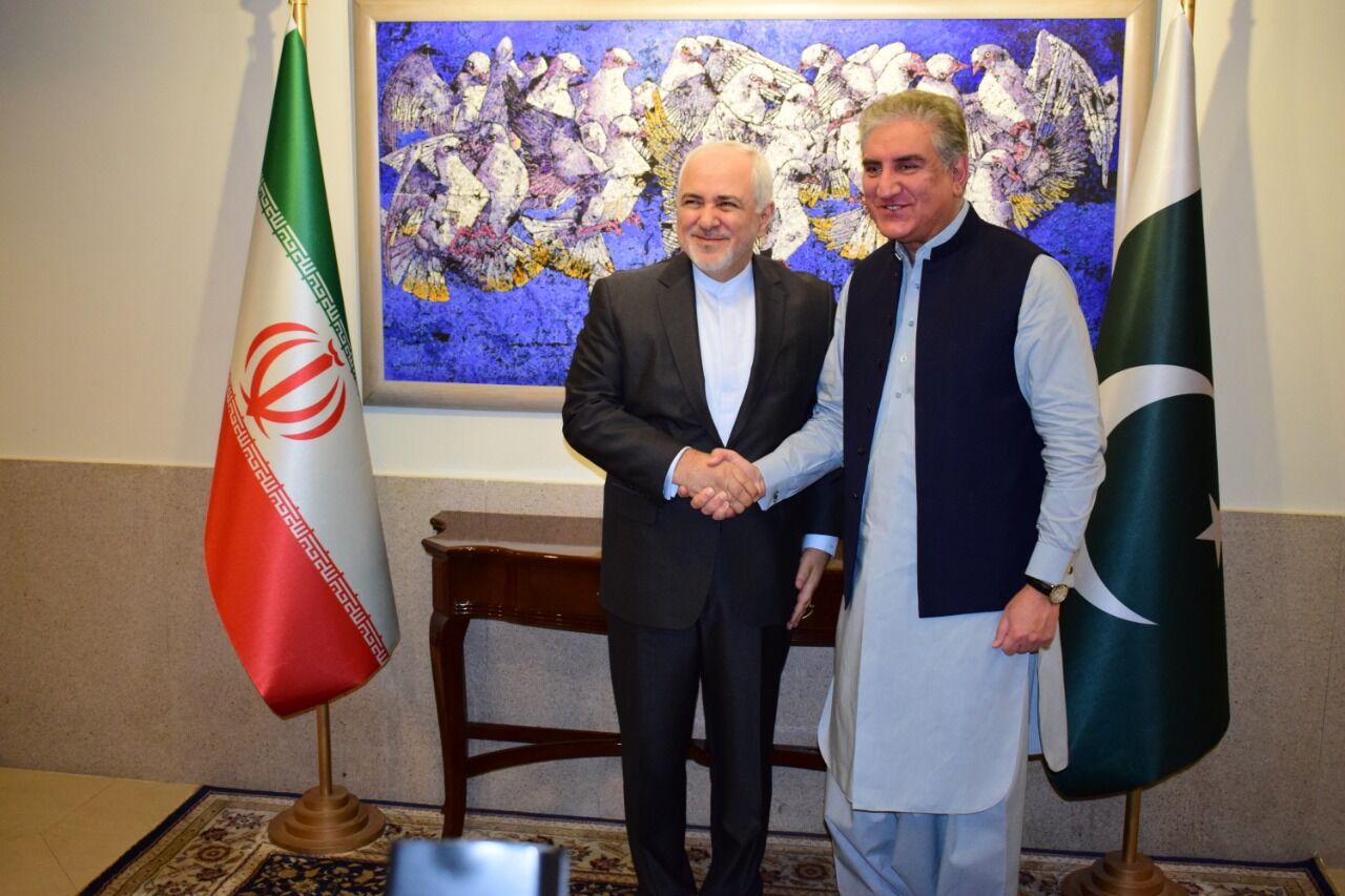 ایران اور پاکستان کے وزرائے خارجہ کے درمیان ملاقات، اہم امور پر تبادلہ خیال ایران اور پاکستان کے وزرائے خارجہ کے درمیان ملاقات، اہم امور پر تبادلہ خیال