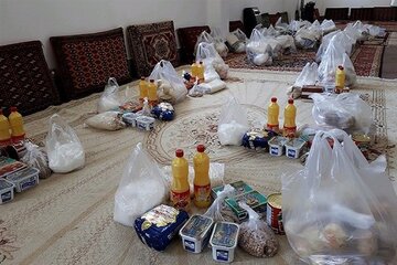 ۵۸۵ سبد غذایی بین مددجویان کمیته امداد مهاباد توزیع شد