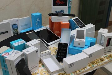 ۴۱ دستگاه گوشی تلفن همراه هوشمند قاچاق در بانه کشف شد