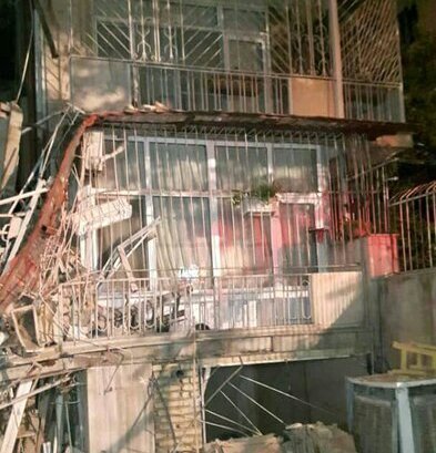 ساختمانی ۳ طبقه در خیابان شهید بهشتی تهران فرو ریخت