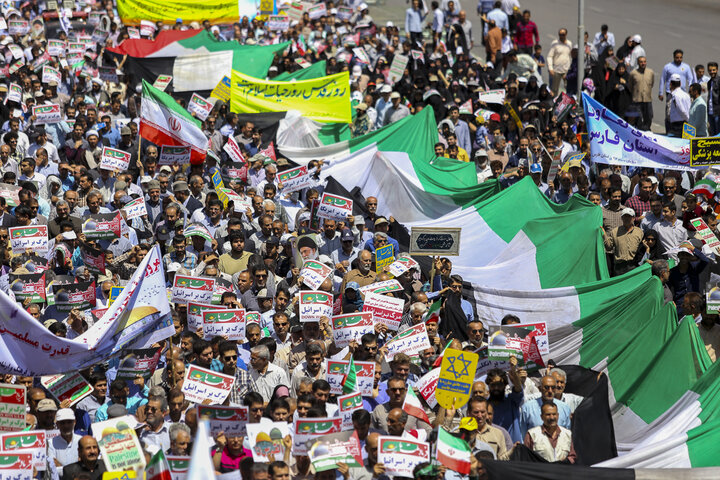 زنان، مردان و کودکان فارس یکدل و همصدا فریاد زدند "مرگ بر اسرائیل" 