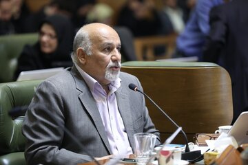 عضو شورا: کارخانه سیمان تهران بهره برداری از کوه را متوقف کند