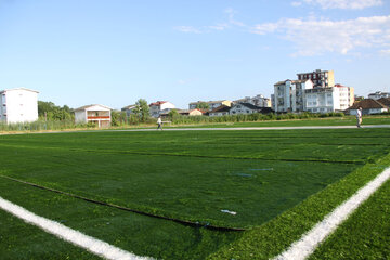 نصب چمن مصنوعی فوتبال در ورزشگاه وحدت آستارا‎