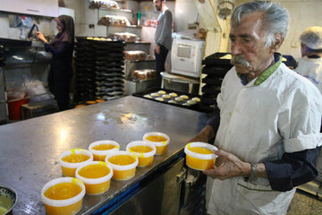 مراحل تولید حلوازرده، از شیرینی های سنتی و قدیمی همدان که در ماه مبارک رمضان طرفداران زیادی دارند.