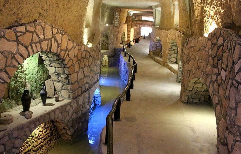 La ciudad subterránea "Kariz", la joya de la Isla Kish La ciudad subterránea "Kariz", la joya de la Isla Kish