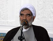 امام خمینی(ره) یگانه دوران