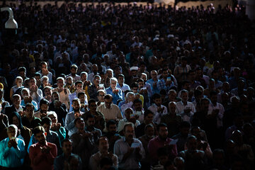 نماز عید سعید فطر امروز چهارشنبه همزمان با سراسر کشور در اصفهان برگزار شد. عکس از رسول شجاعی