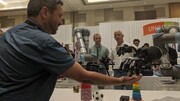 اولین نمایش عمومی بازوی رباتیک با قابلیت انتقال حس لامسه