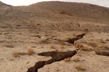 فرونشست زمین در دشتهای بحرانی خراسان رضوی ادامه دارد