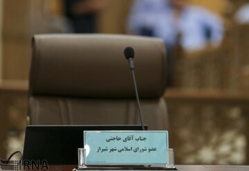 فرماندار شیراز: هواداران و مخالفان مهدی حاجتی، قانون را مطالبه کنند