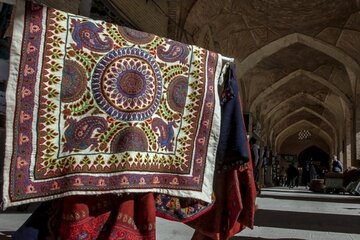 بازارچه صنایع دستی در شهر جهانی گلیم سیرجان افتتاح می شود