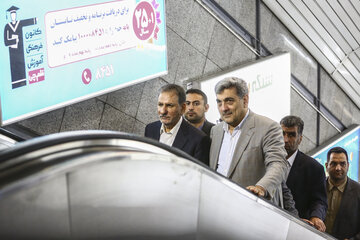 بازدید جهانگیری از کارخانه واگن‌سازی تهران