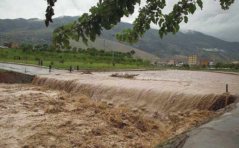 بخشدار ایوانکی: سیلاب بخش‌های مختلف را به حالت آماده باش درآورد
