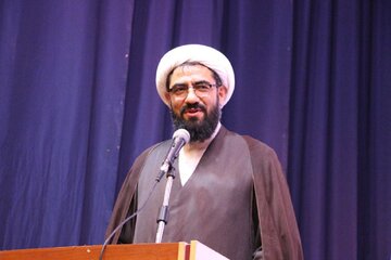 امام جمعه همدان: بی حجابی نشانه روشنفکری نیست