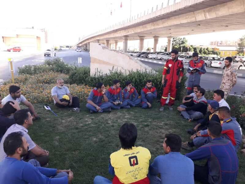 سه تیم واکنش سریع آتش نشانان  در شیراز آماده خدمات رسانی است 