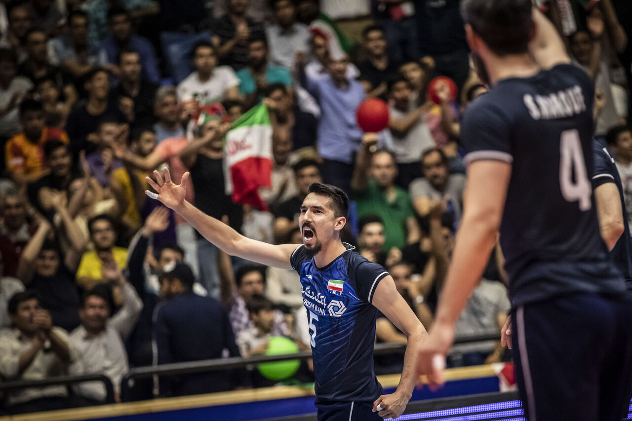 ادامه اتفاقات عجیب در والیبال ایران، مربی تیم ملی، می‌خواهد بازی کند + عکس