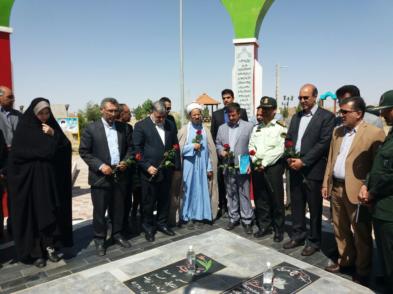 استاندار خراسان جنوبی به مقام شامخ شهدا ادای احترام کرد - ایرنا
