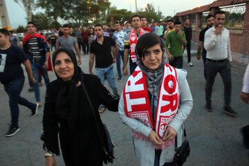 حضور پرتعداد هواداران تراکتورسازی در فرودگاه تبریز‎