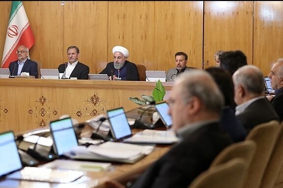 President calls for developing Iran tourism