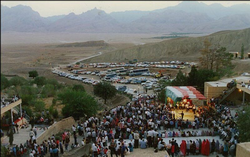 Largest annual Zoroastrian pilgrimage terminates in Chak Chak temple of fire 