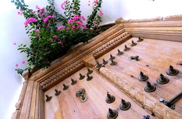 کلون و کوبه درب های قدیمی در بافت تاریخی بوشهر