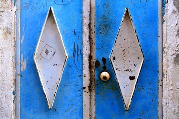 کلون و کوبه درب های قدیمی در بافت تاریخی بوشهر