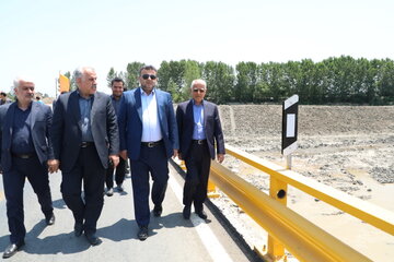 بازدید استاندار مازندران از بازسازی مناطق سیل زده