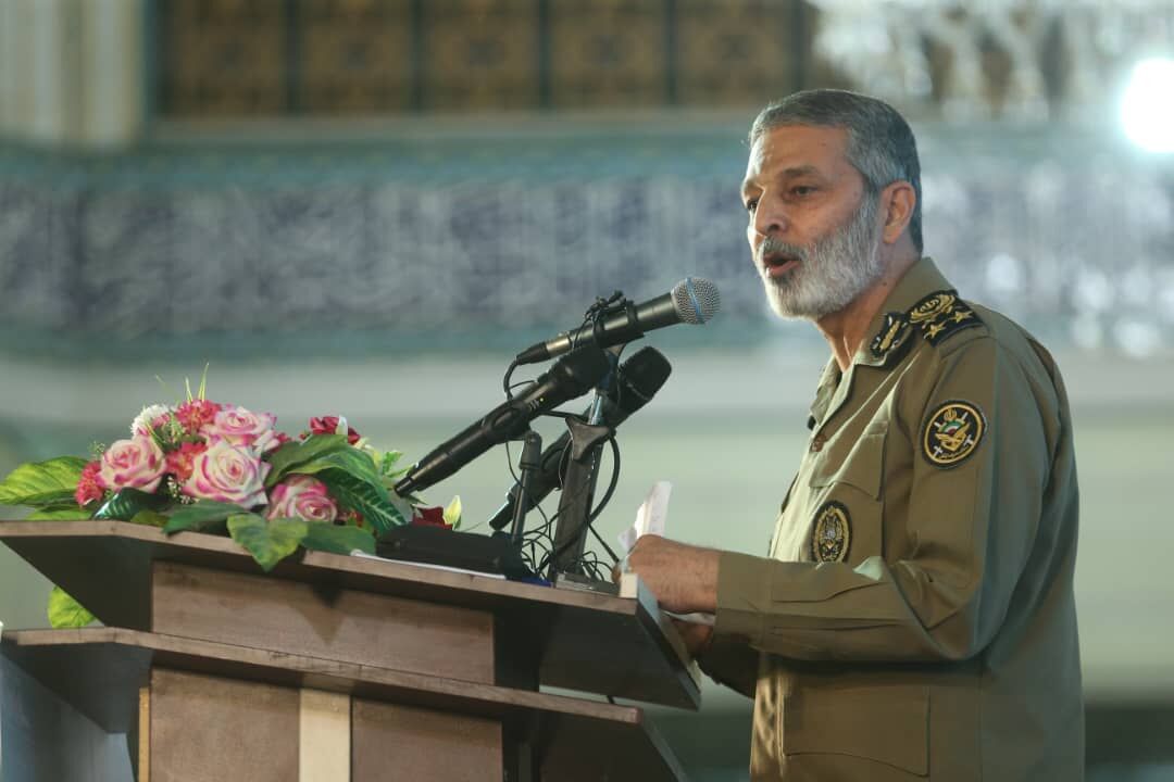 فرمانده ارتش از مراکز نظامی اصفهان بازدید کرد