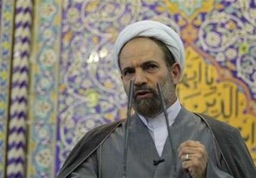 امام جمعه موقت ایلام: رونق اقتصادی بدون مشارکت فعالانه جامعه کارگری امکان پذیر نیست 