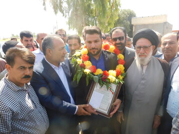 دارنده مدال طلای مخترعین جهان مورد استقبال مردم و مسئولان کهگیلویه قرار گرفت