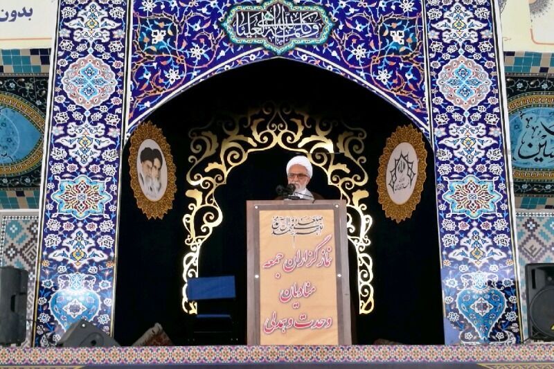 امام جمعه موقت سمنان: بنای برنامه هفتم توسعه رفع دغدغه‌های عمومی است