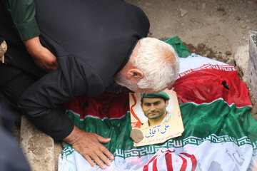 تشییع شهید مدافع حرم علی آقایی در اردبیل
