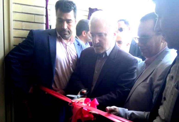 وزیر بهداشت مرکز درمانی  فاریاب استان کرمان را افتتاح کرد