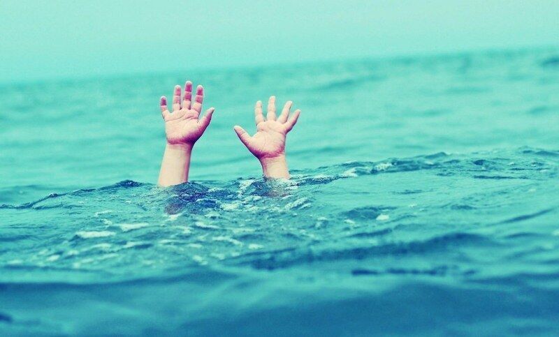 یک نفر در ساحل تنگستان غرق شد