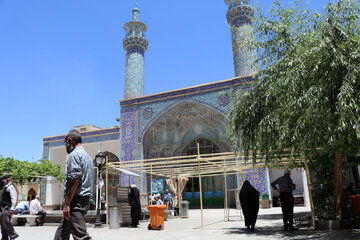 مسجد جامع همدان یکی از بناهای دوره قاجاریه محسوب می‌شود که در قسمت غربی خیابان اکباتان، در محدوده راسته بازارهای شهر همدان قرار گرفته است.
عکس از: جواد همدانی