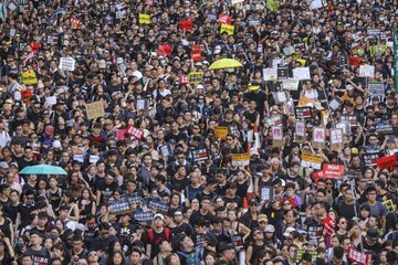 چین به مداخله انگلیس در امور هنگ کنگ اعتراض کرد