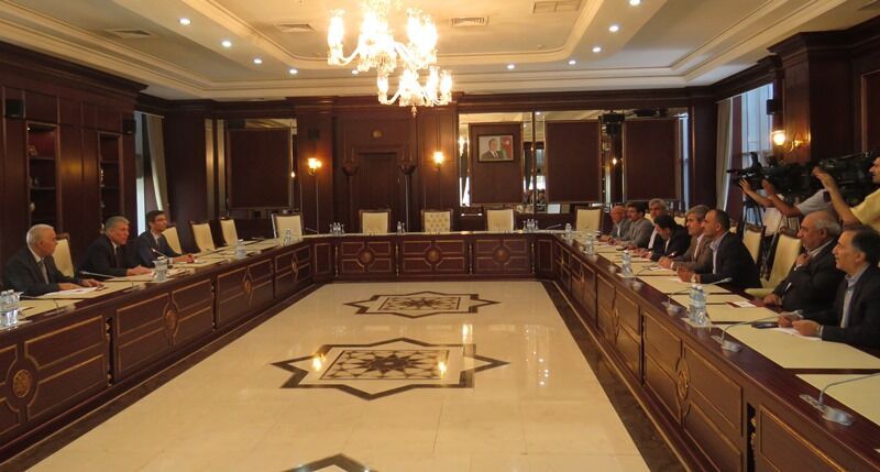 Iran parliamentary delegation meets with Azerbaijan vice speaker