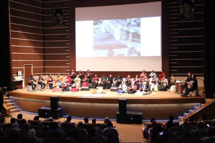 کنسرت گروه تنبورنوازان گوران در شیراز برگزار شد
