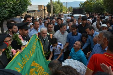 کاروان زیرسایه خورشید در زنجان