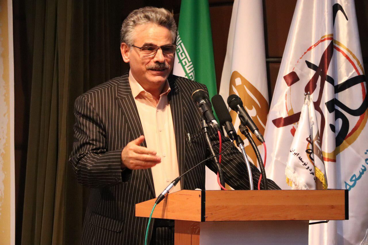 پژوهشگر مطالعات فرهنگی: با هرگونه جهت‌گیری سیاسی باید در فرایند «دفاع از ایران» مشارکت کنیم